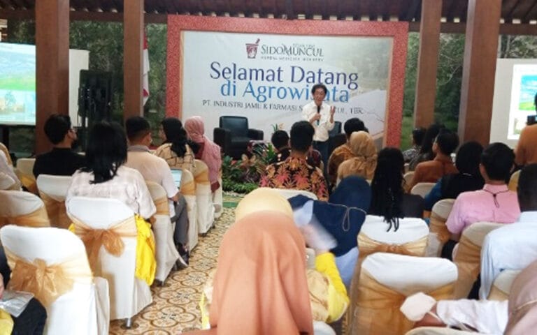 Irwan Hidayat Berikan Kuliah Umum Pada Puluhan Mahasiswa Asing