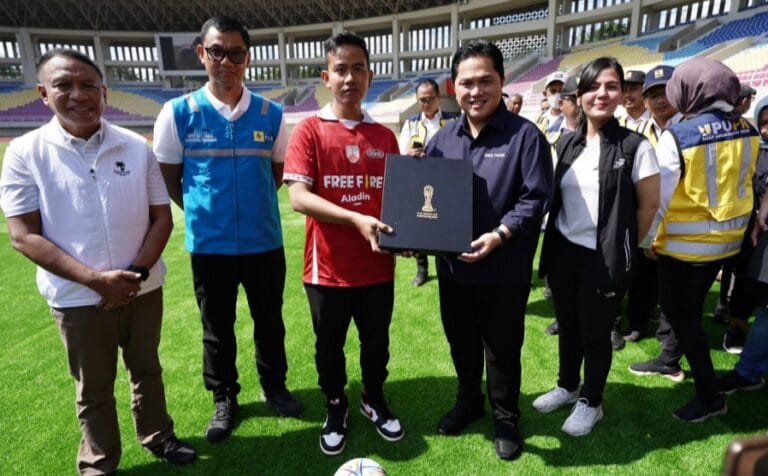 Erick Thohir Beserta Jajaran PSSI Tinjau Stadion Manahan