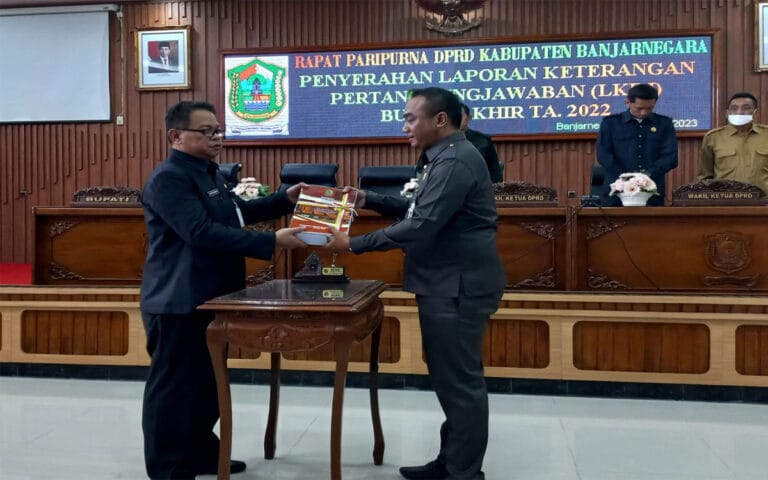 Rapat Paripurna LKPJ, Pj Bupati Banjarnegara Sampaikan Kinerja Pemkab Banjarnegara