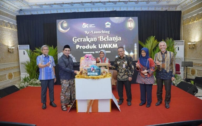 Dukung UMKM Naik Kelas, OJK Dorong Gerakan Belanja Parcel UMKM