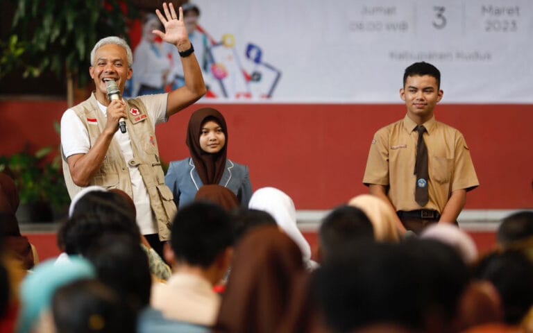 Ganjar Minta Pelajar Terbiasa Klarifikasi Agar Tak Kena Hoaks