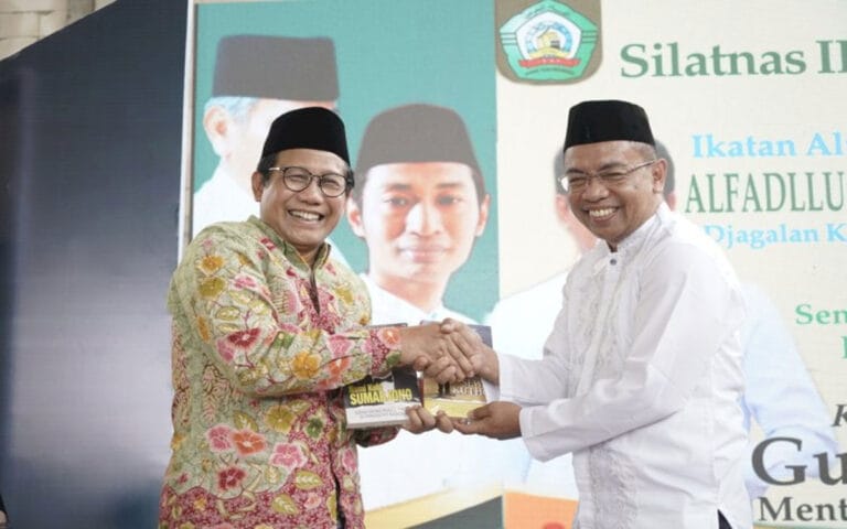 OJK Ajak Santri Tingkatkan Literasi dan Inklusi Keuangan Syariah