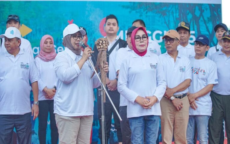 Semen Gresik ajak 6.500 Warga Jalan Sehat di Grobogan