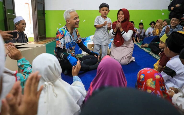 Ganjar Kembali Berbagi Kebahagiaan Pada Anak-Anak Yatim-Piatu