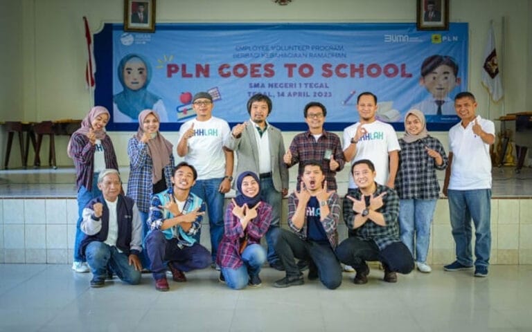 PLN Goes To School Gaungkan Semangat Transformasi