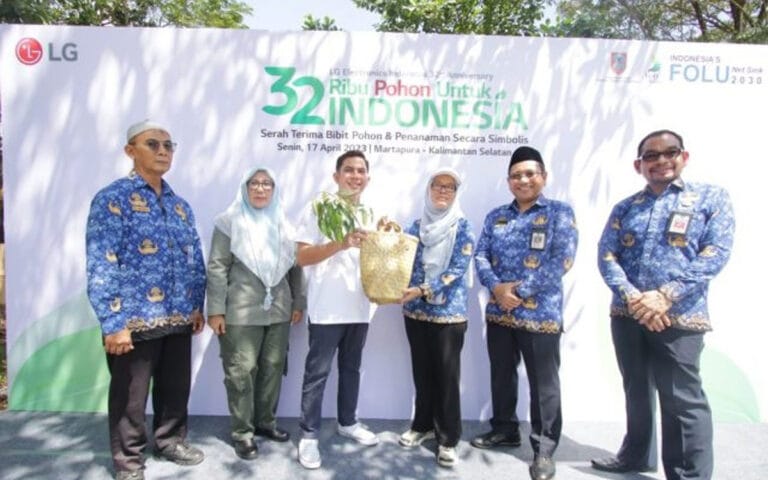 Sambut Hari Bumi, LG Beri Bantuan 13.000 Bibit Tanaman
