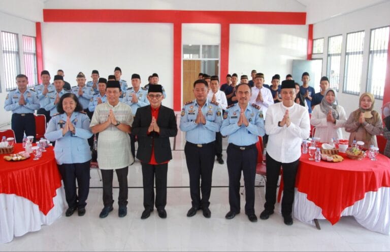 Idul Fitri, Kakanwil Kemenkumham Jateng Serahkan SK Remisi di Rutan Boyolali