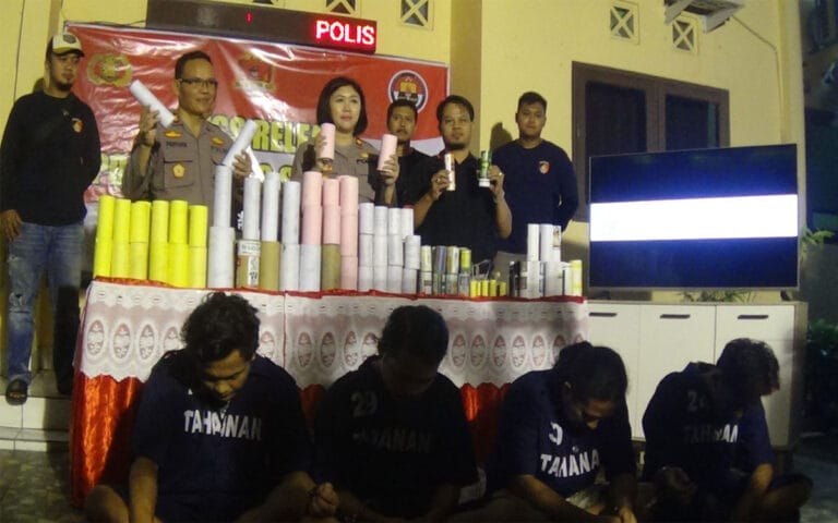 Niat Ramaikan Lebaran Dengan Petasan Empat Pemuda Meringkuk Di Sel Tahanan