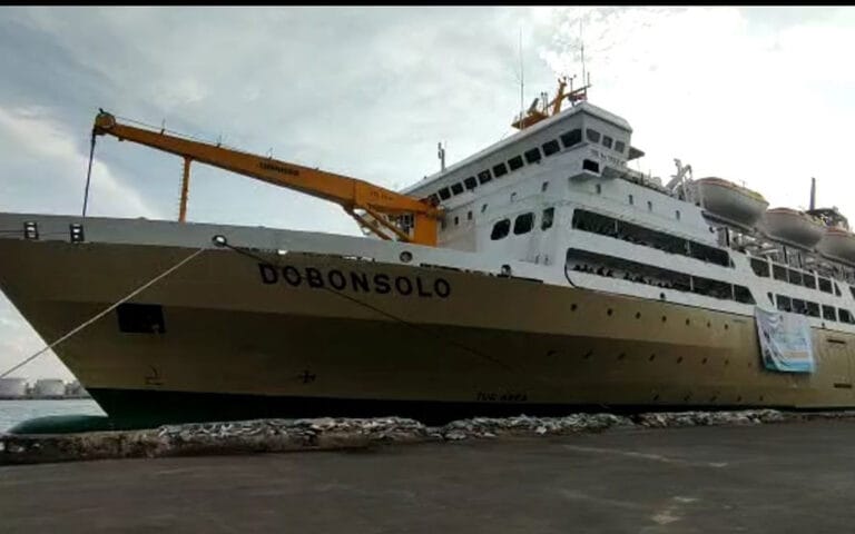 2.092 Pemilir Sepeda Motor Kembali ke Jakarta Dengan KM Dobonsolo