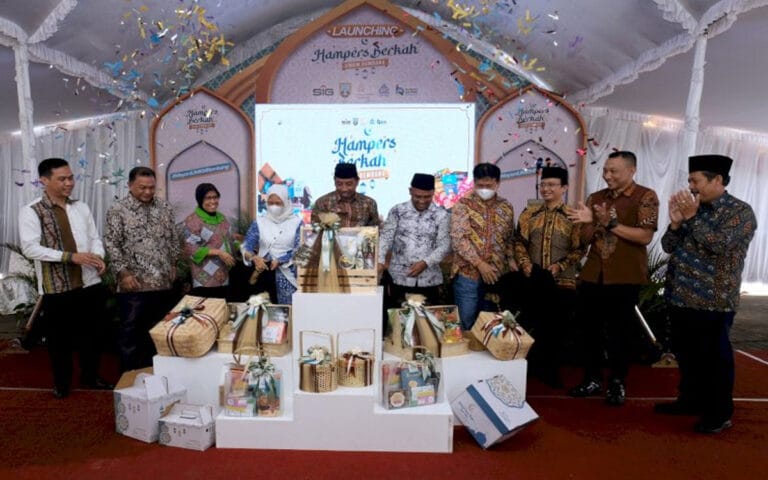 Semen Gresik dan Pemkab Rembang Luncurkan Hampers Berkah Mayoni Produk UKM Lokal