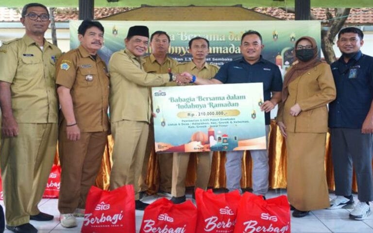 SIG Berbagi 1.535 Paket Sembako Ramadhan