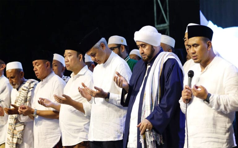 Habib Syech; Siapapun Gubernurnya Nanti, Semoga Jateng Tetap Bersholawat