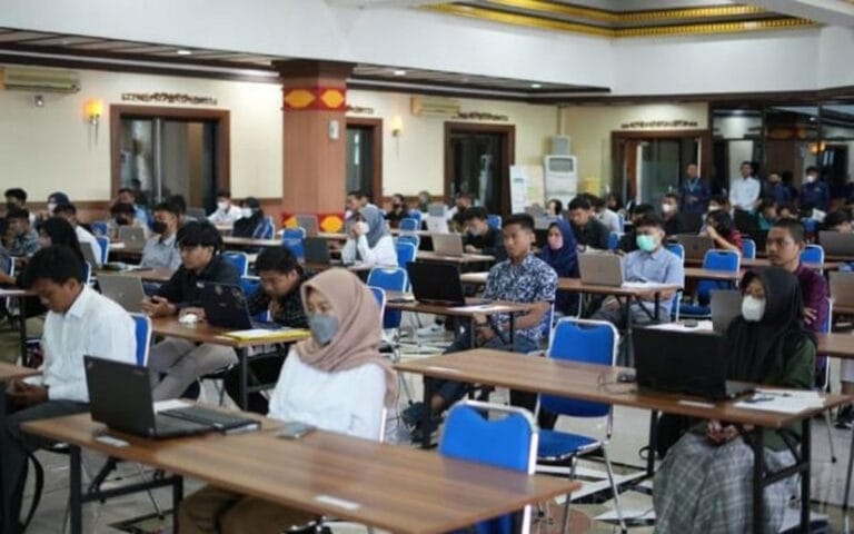 Ratusan Pelajar Ikuti Tes Ikatan Dinas PLN