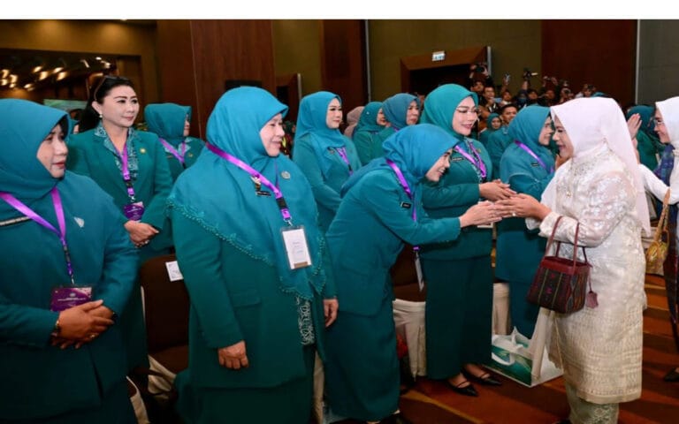 Temukan Kader PKK yang Mengabdi Sejak 1978, Iriana Jokowi: Kerjanya Melebihi PNS