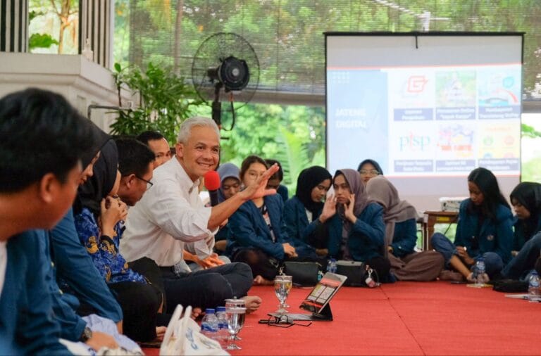 Mahasiswa Unila Belajar Reformasi Birokrasi Pada Ganjar