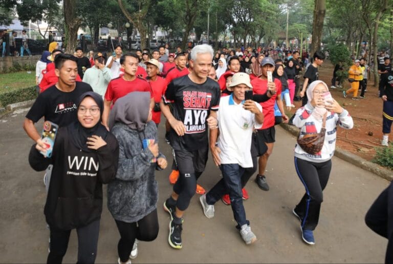 Ganjar Ajak Ribuan Warga Serang Jaga Kesehatan Dengan Olahraga