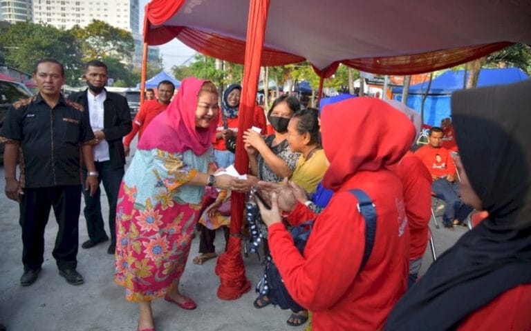 Ita Apresiasi Perkembangan PKL Stadion Diponegoro