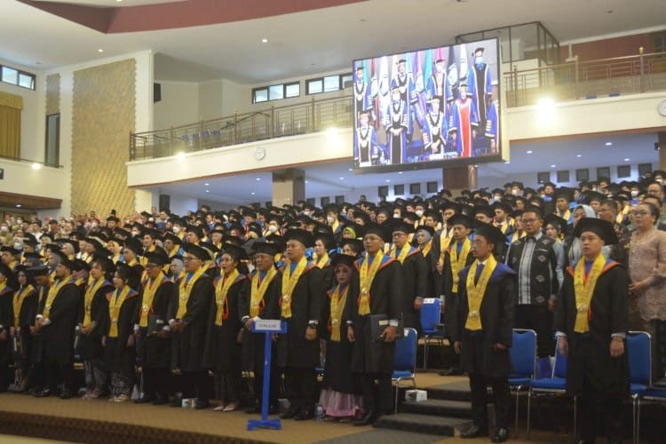 Wisuda ke-170, UNDIP Lepas 2.082 Wisudawan