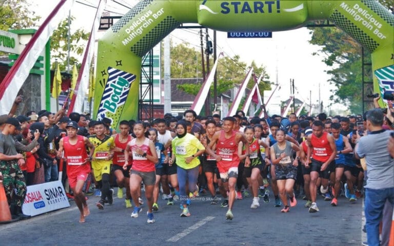 Diikuti Ratusan Peserta, Ada Pelari Nasional di Sragen Runners 5K
