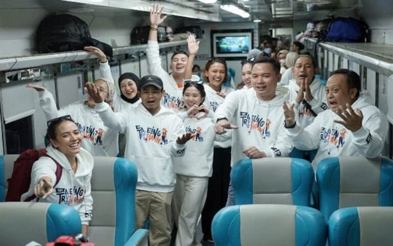 KAI Traveling by Train Berwisata ke Banyuwangi Naik KA Blambangan Ekspres