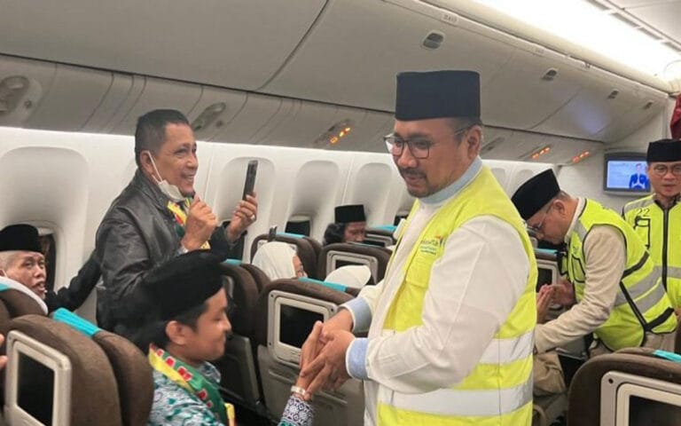 Lepas Kloter Pertama, Menag Minta Jemaah Haji Tidak Sungkan Hubungi Petugas