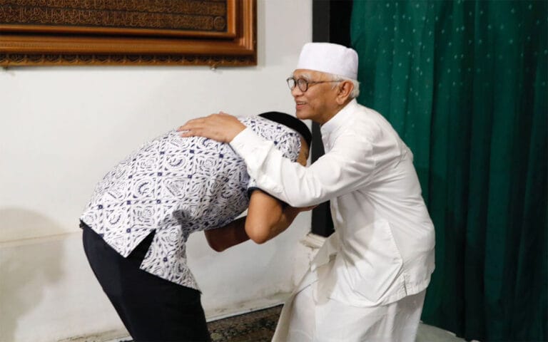 Ganjar Silaturahmi ke Gus Mus; Syawalan, Bahas Sambel Terong