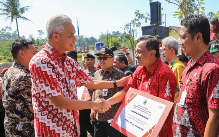 Resmikan RTH Leyangan, Gubernur; Bisa Untuk Pameran UMKM Dan Tingkatkan Pendapatan Desa