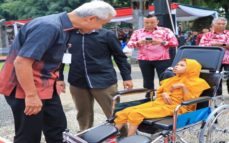 Gubernur Minta Kades dan Perangkatnya Kompak Bangun Desa