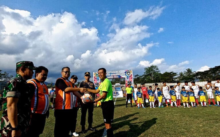 Turnamen Sepak Bola Bupati Cup Banjarnegara, Tri; Harus Bisa Dinikmati Masyarakat Bola