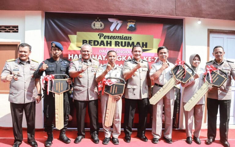 Kapolda Jateng Targetkan Bedah Rumah Anggotanya Setiap Bulan