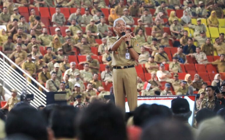 Sarasehan Bersama Kades Se-Jateng, Ganjar Kebut Target Penurunan Kemiskinan