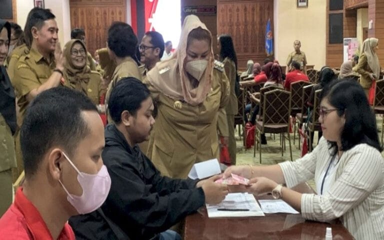 Sebanyak 1.666 Buruh Pabrik Rokok di Semarang Dapatkan BLT DBHCHT