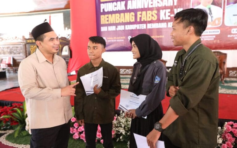 Songsong Indonesia Emas 2045, Taj Yasin Ajak Pelajar Bangun Daerahnya