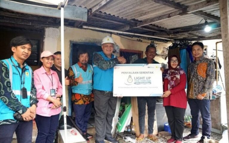 Program Donasi Pegawai PLN Kembali Hadirkan Listrik Gratis