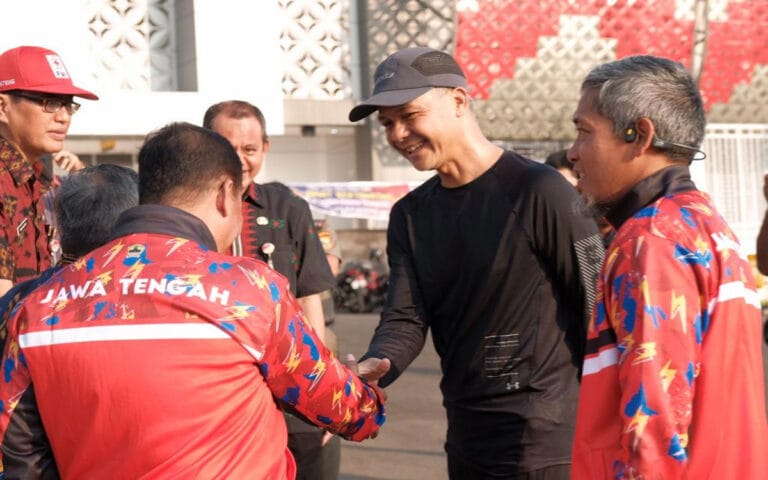 Ganjar Lepas Kontingen Yang Bertanding di Pornas Korpri XVI