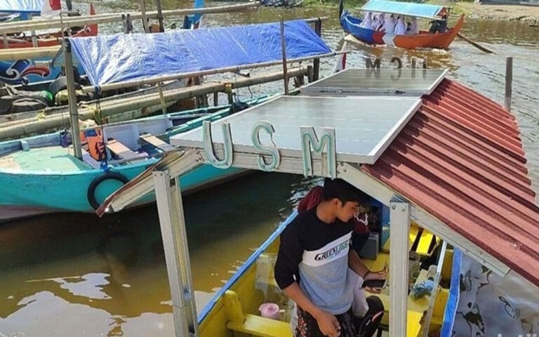 Kurangi Emisi Karbon, Mahasiswa USM Membuat Perahu Wisata Listrik