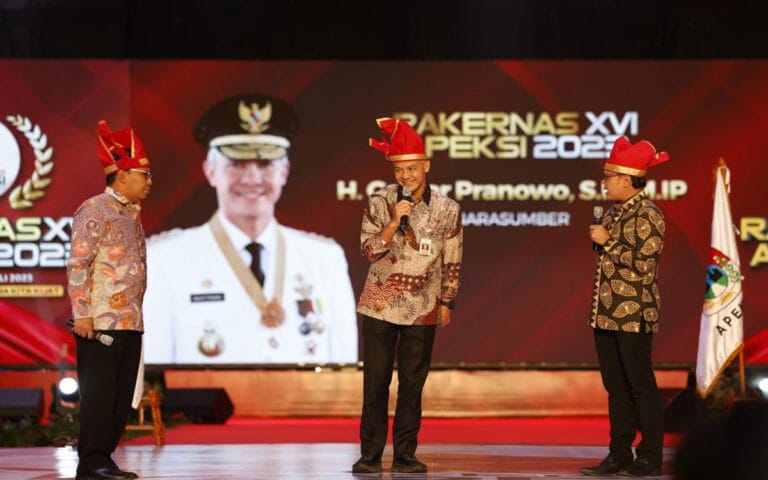 Ganjar; Pak Prabowo Senior Saya, Mas Anies Teman Dekat, Kita Bersatu untuk Indonesia