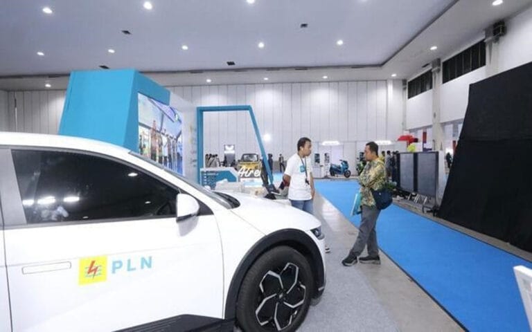 Percepatan Ekosistem Kendaraan Listrik, PLN Dukung Pemerintah Capai NZE