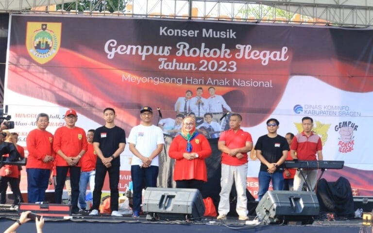 Peringati Hari Anak Nasional, Ratusan Siswa “Flash Mob” Suarakan “Jo Kawin Bocah”