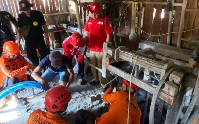 Tim SAR Gabungan Berupaya Evakuasi 8 Penambang Emas di Banyumas