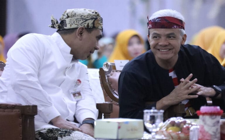 Pelantikan JP3M, Ganjar Ceritakan Perjuangan Mbah Moen dan Nyi Hajar Dewantara