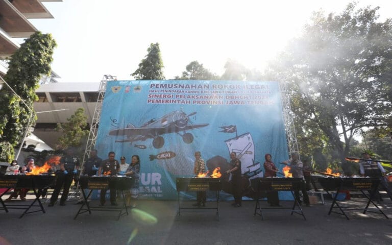 Puluhan Juta Rokok Ilegal Senilai Rp7,89 Miliar Dimusnahkan