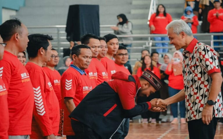 Penyuluh KB Jateng Ikrarkan Beri Bantuan Telur Bagi 1.369 Anak Berisiko Stunting