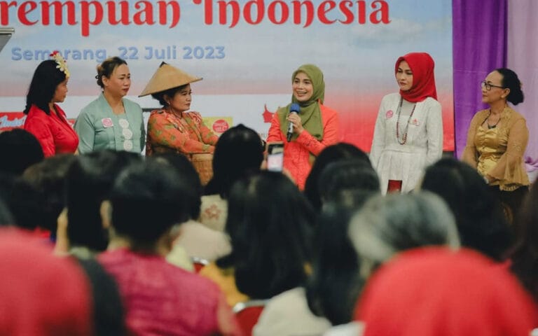 Buka Temu “Woman Movement”, Atikoh : Perempuan Agen Kesehatan Keluarga