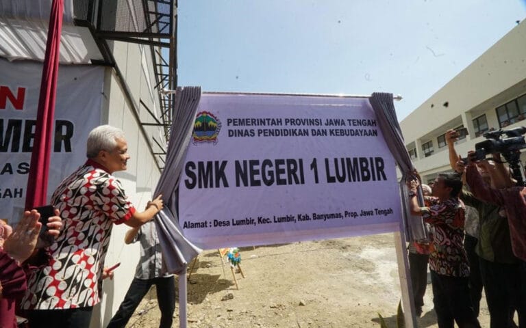 Ganjar Kembali Resmikan SMK, Buka Akses Pendidikan Hingga Pelosok