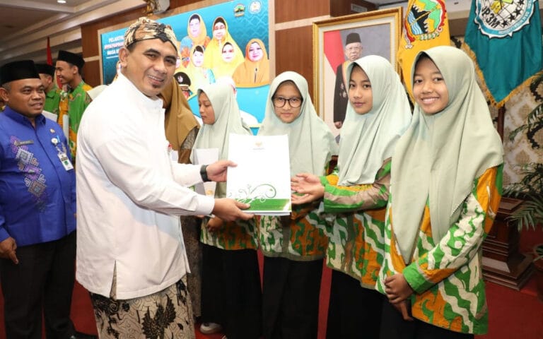 Perempuan Pengurus Pondok Pesantren dan Mubalighot Harus Saling Sinergi
