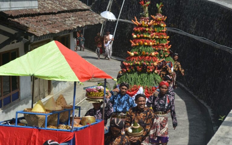 Kirab Sesaji Puji Jagat, Lestarikan Warisan Adat Leluhur