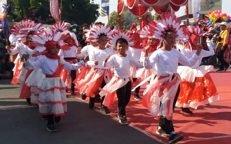 Karnaval Kemerdekaan RI Demak Suarakan Cinta Budaya dan Lingkungan