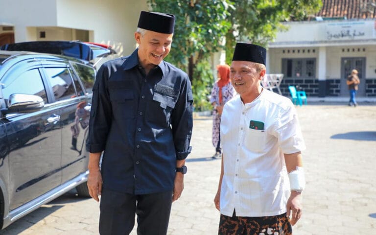 Ganjar Main ke Ndalem Gus Endar Krapyak, Keakrabannya Tak Luntur