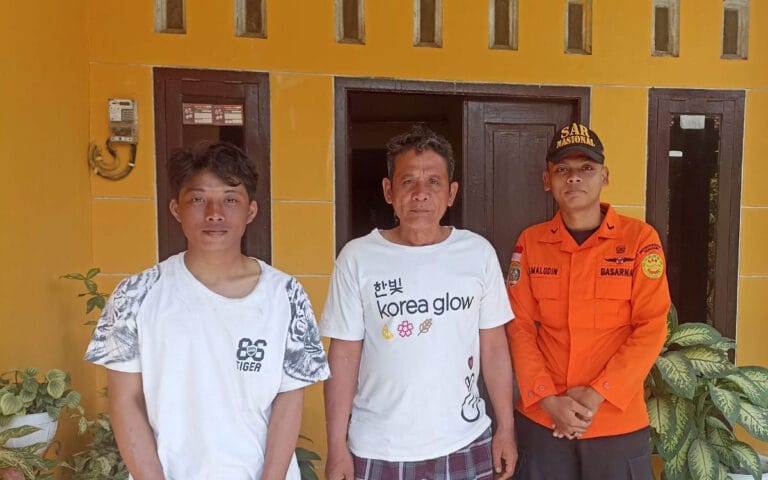 Dikabarkan Hilang, Tiga Orang Nelayan Diketemukan Selamat